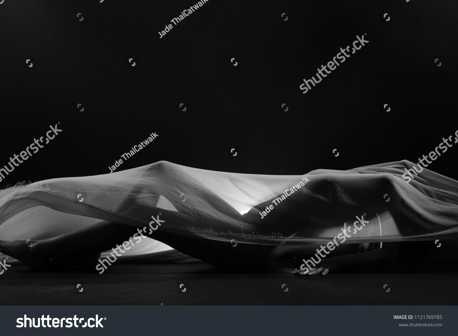 175 Sweaty Naked Woman Bilder Stockfotos Und Vektorgrafiken Shutterstock