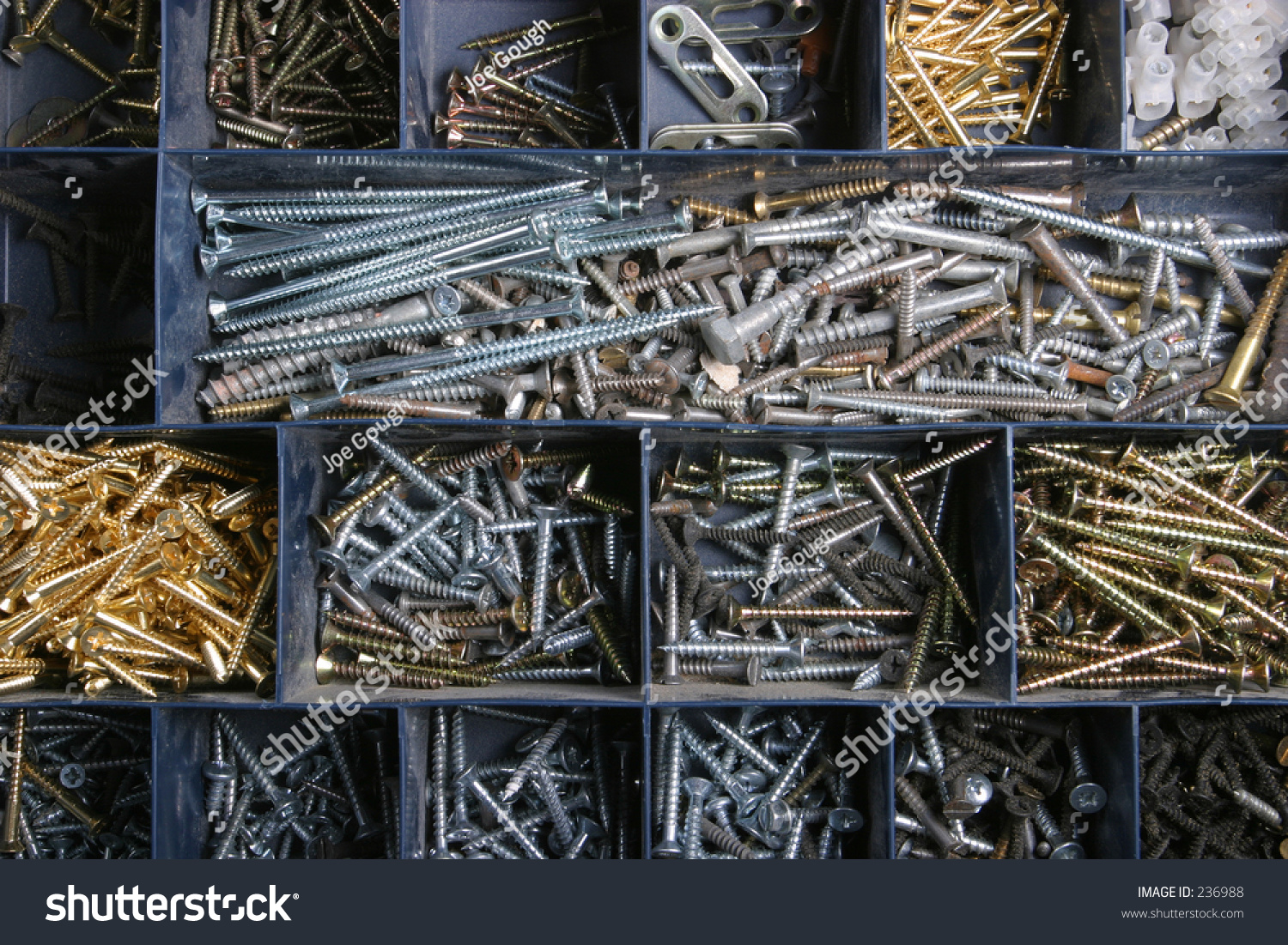 stock-photo-box-of-assorted-screws-236988.jpg