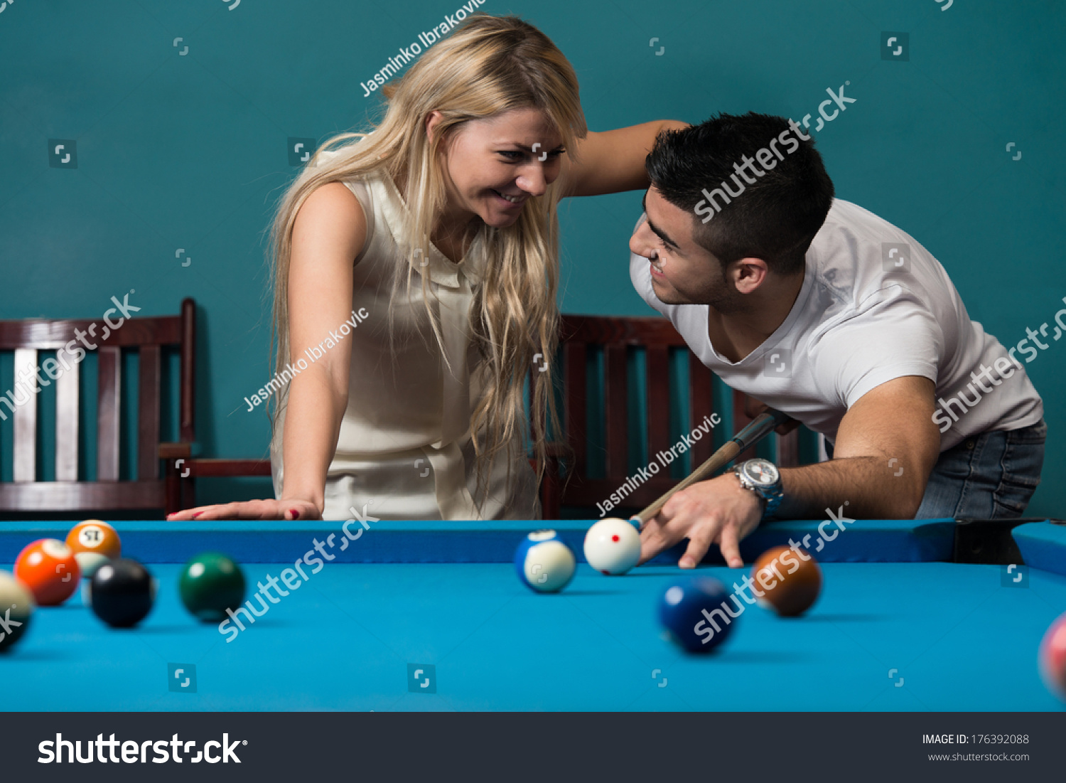 flirting signs for girls free games download games flirting signs for girls free games download games