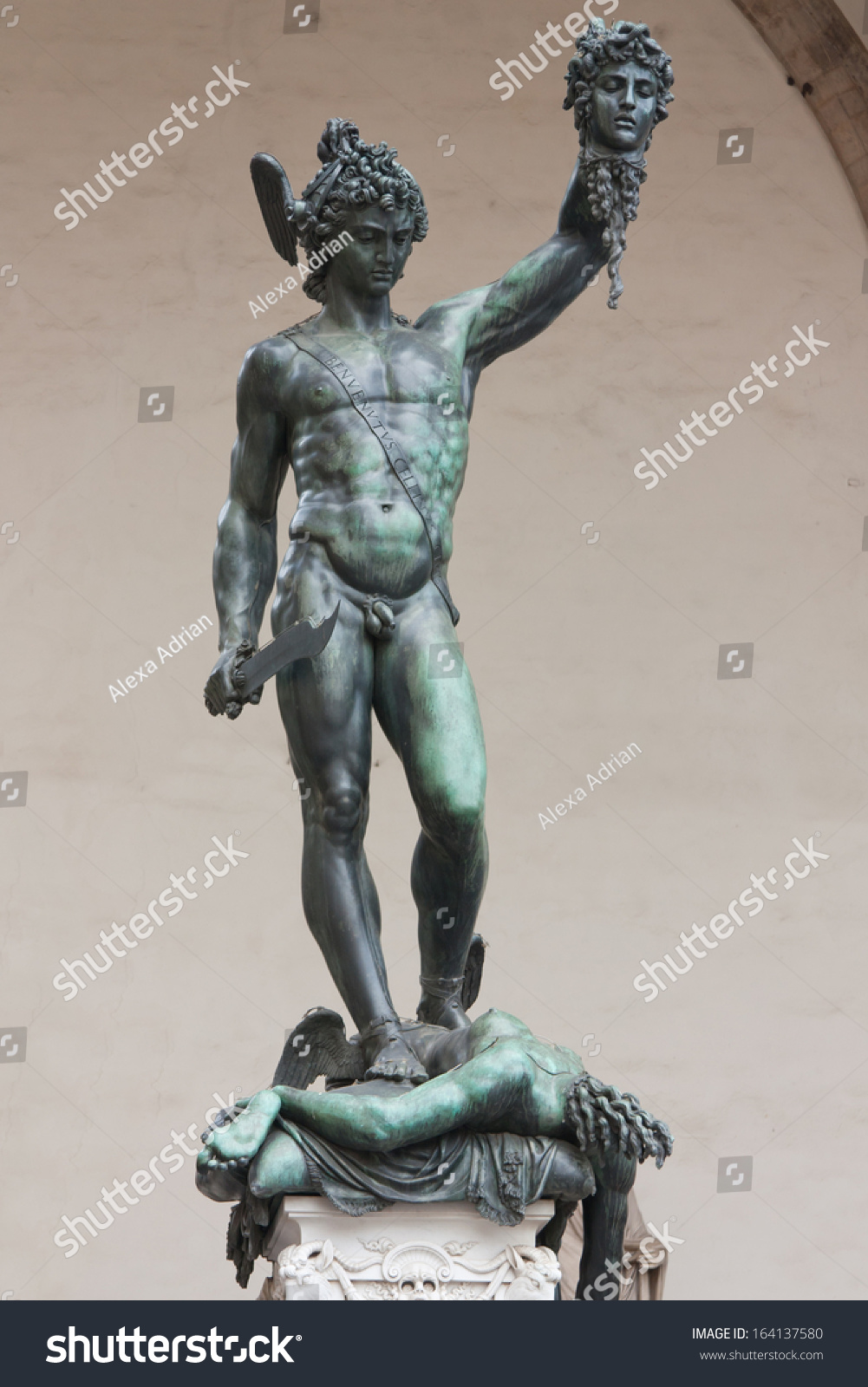 bronze statue of perseus