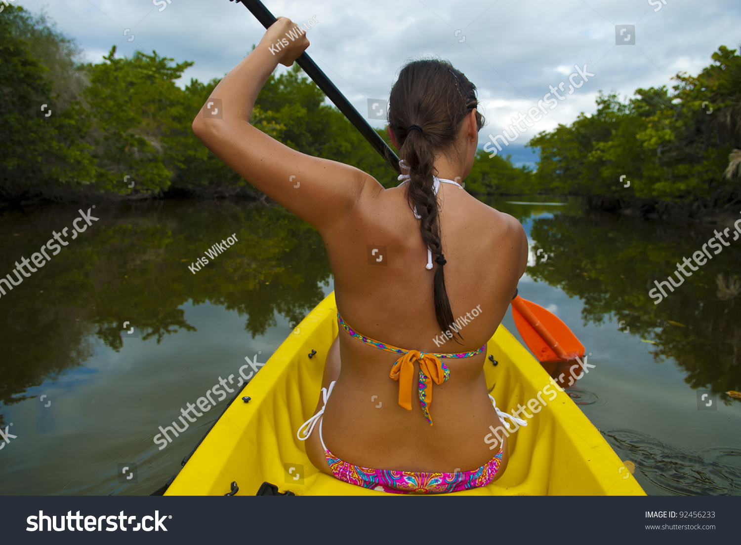 Brunette Girl Kayaking Through Lover S Key Kayak Trail Stock Photo Shutterstock