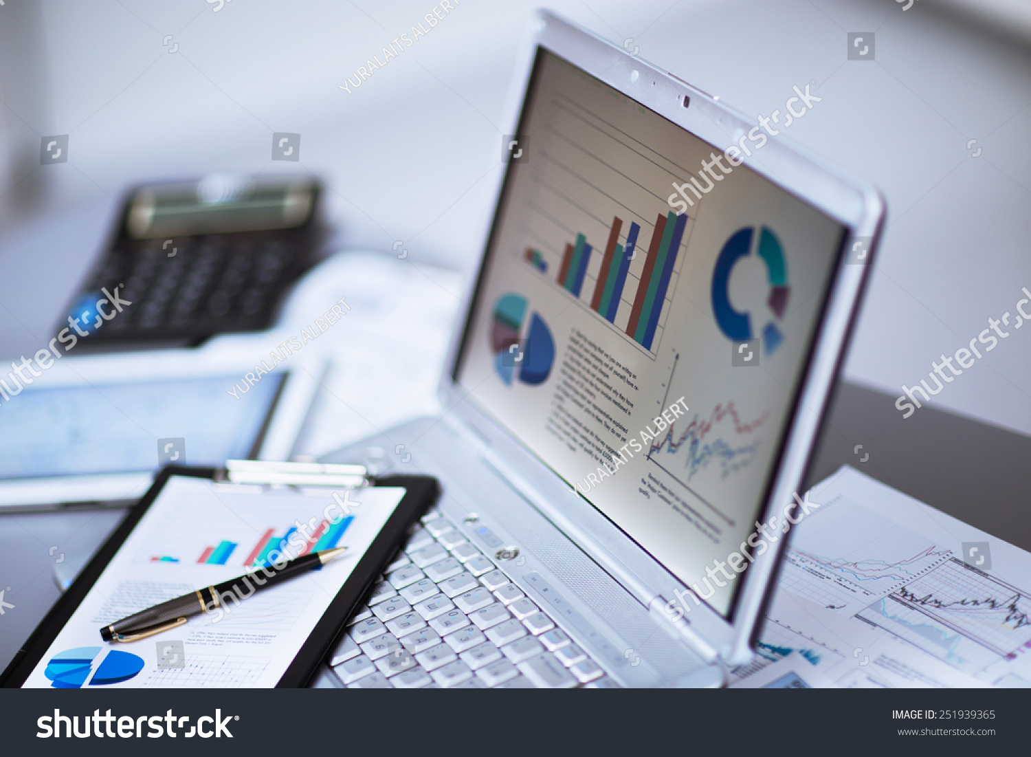 Businessman analyzing investment charts with laptop Accounting Businessman analyzing investment charts with laptop Accounting