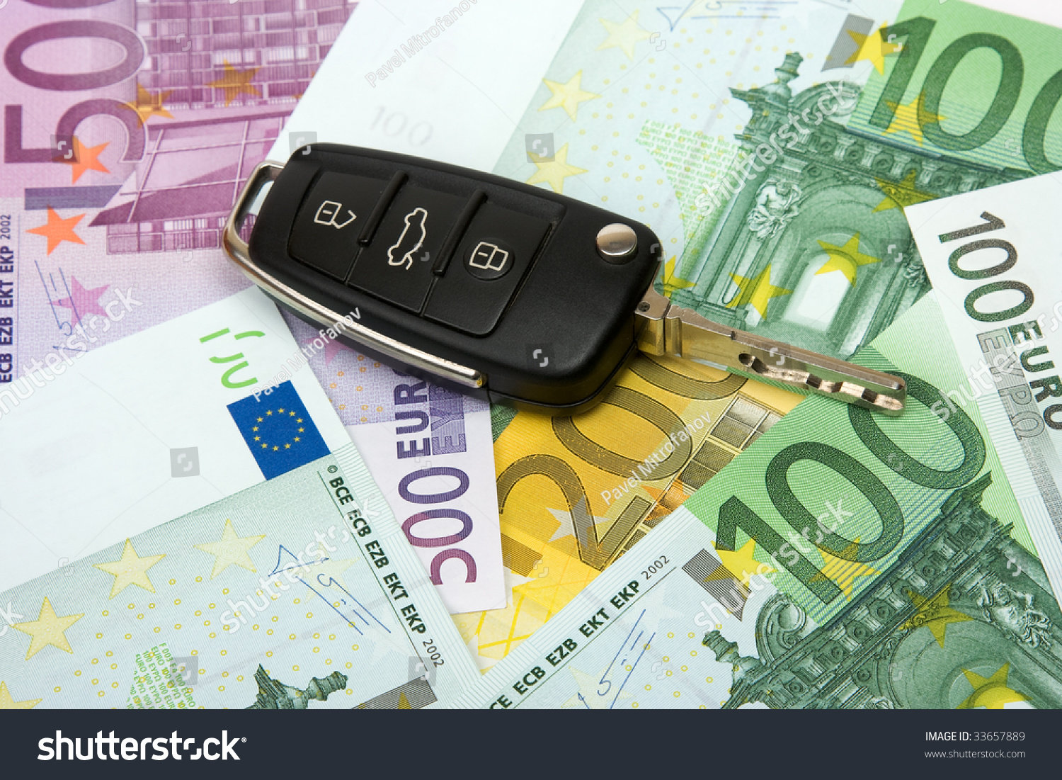 car key on money background stock photo 33657889