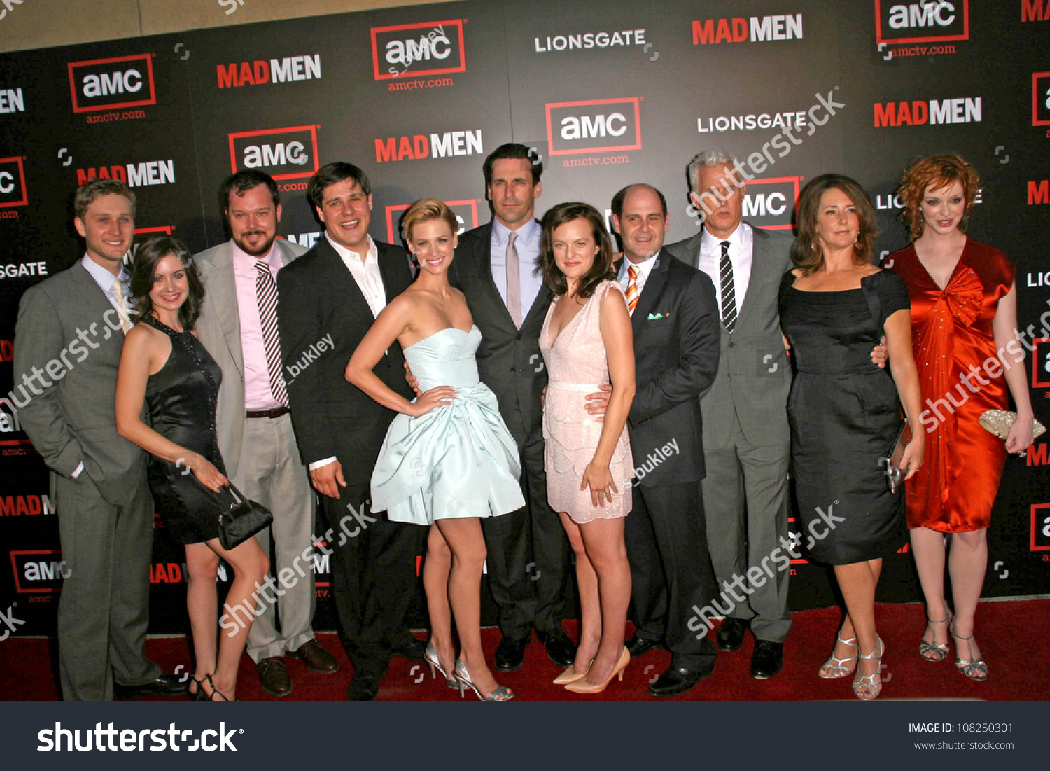 cast-and-crew-of-mad-men-at-the-premiere-of-mad-men-season-2