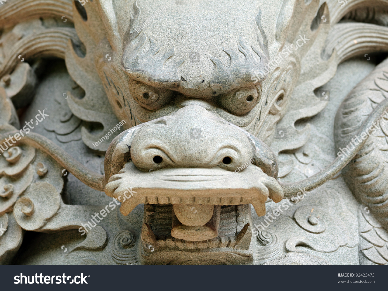 stock-photo-chinese-dragon-statue-in-tem