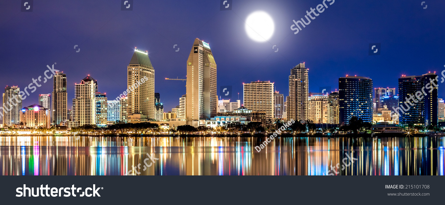 City Of San Diego California Downtown Sunset Panorama With Moon Foto