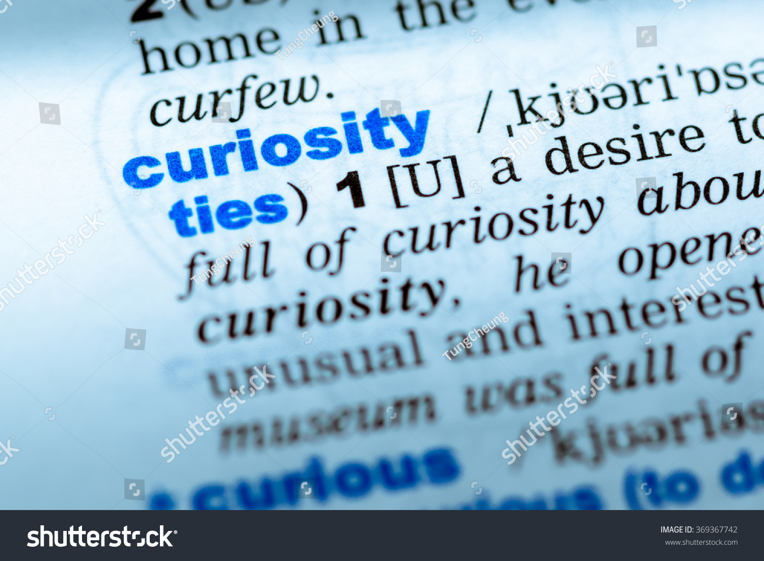 Photo De Stock Closeup Word English Dictionary Curiosity Definition