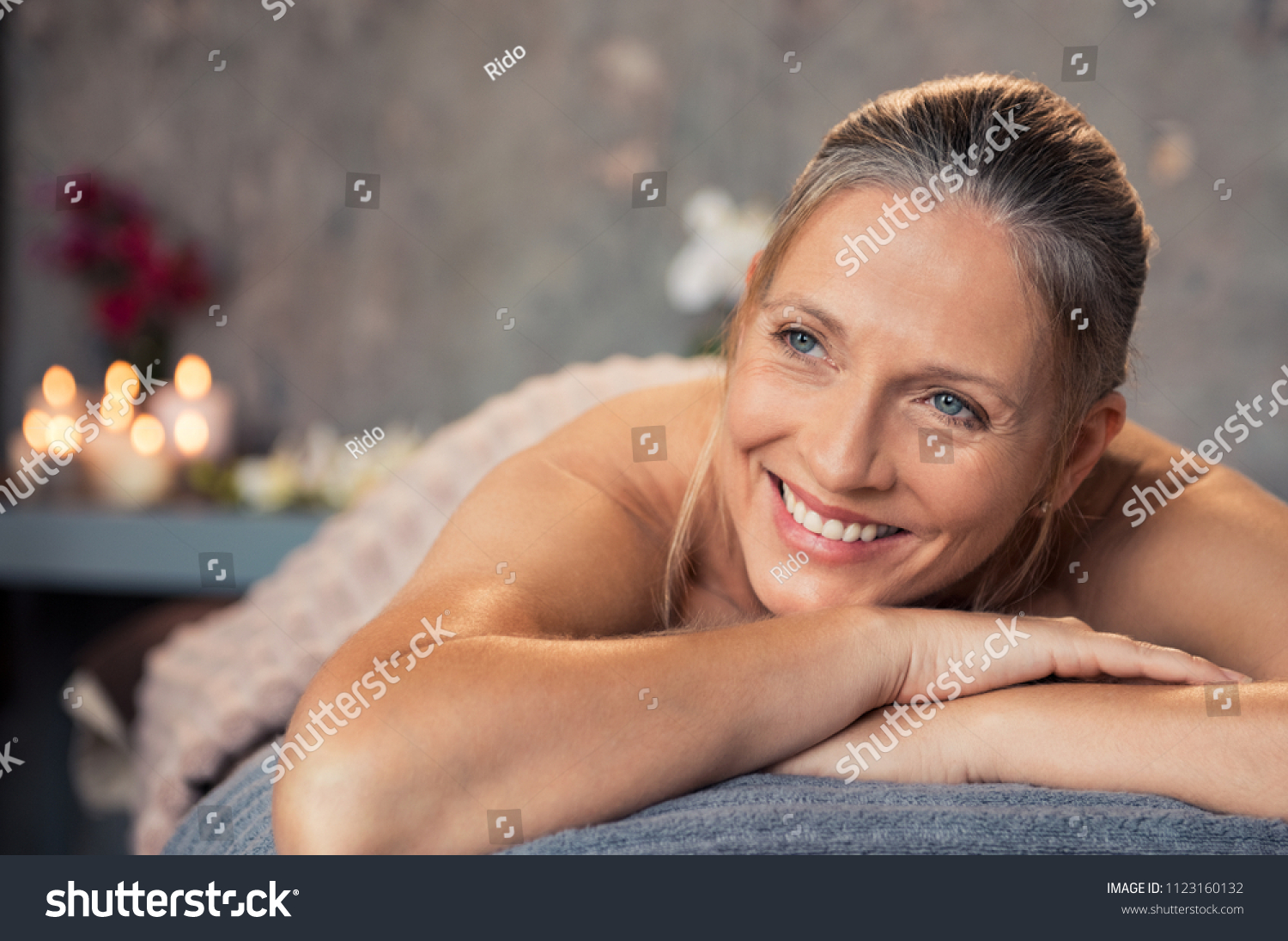 Naked Blonde Relaxing Spa Sn Mk Stock Fotografi A Vektor