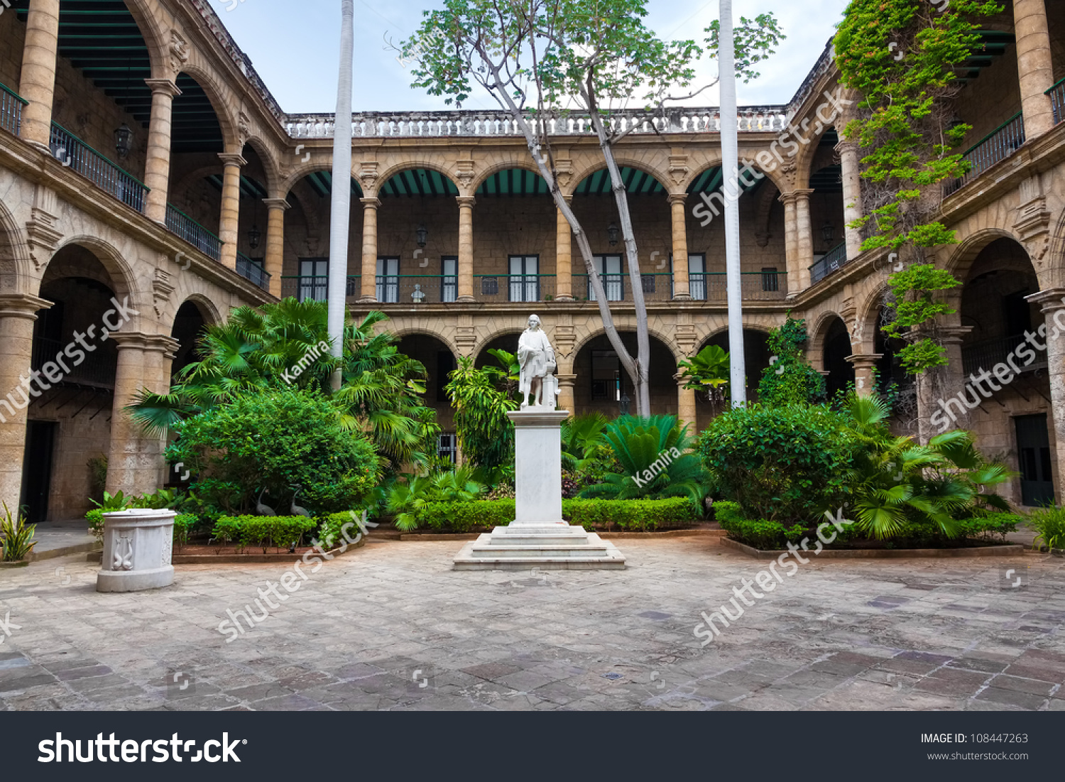 Courtyard Spanish Colonial Palace Havana Statue Stock Photo 108447263 