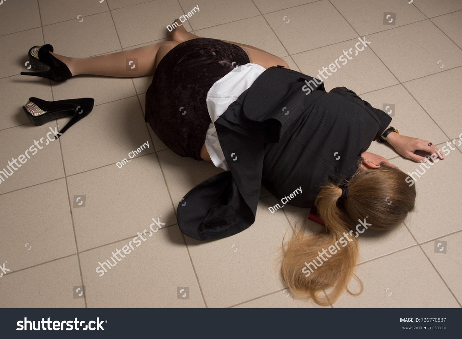 Crime Scene Strangled Pretty Business Woman库存照片 Shutterstock