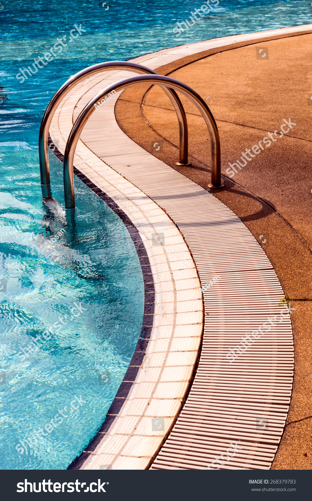 curved pool steps