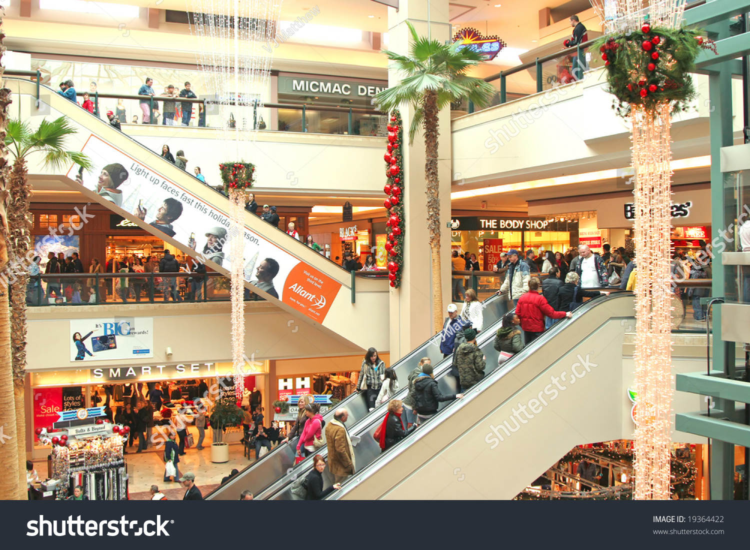 Dartmouth Ns Dec 12 2007 Shoppers Stock Photo 19364422 - Shutterstock