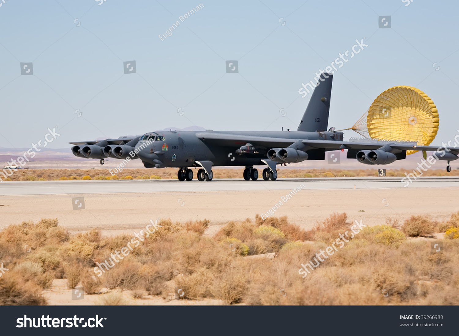 Edwards Afb, Ca - Oct 17: Boeing B-52 Stratofortress Landing At Flight ...