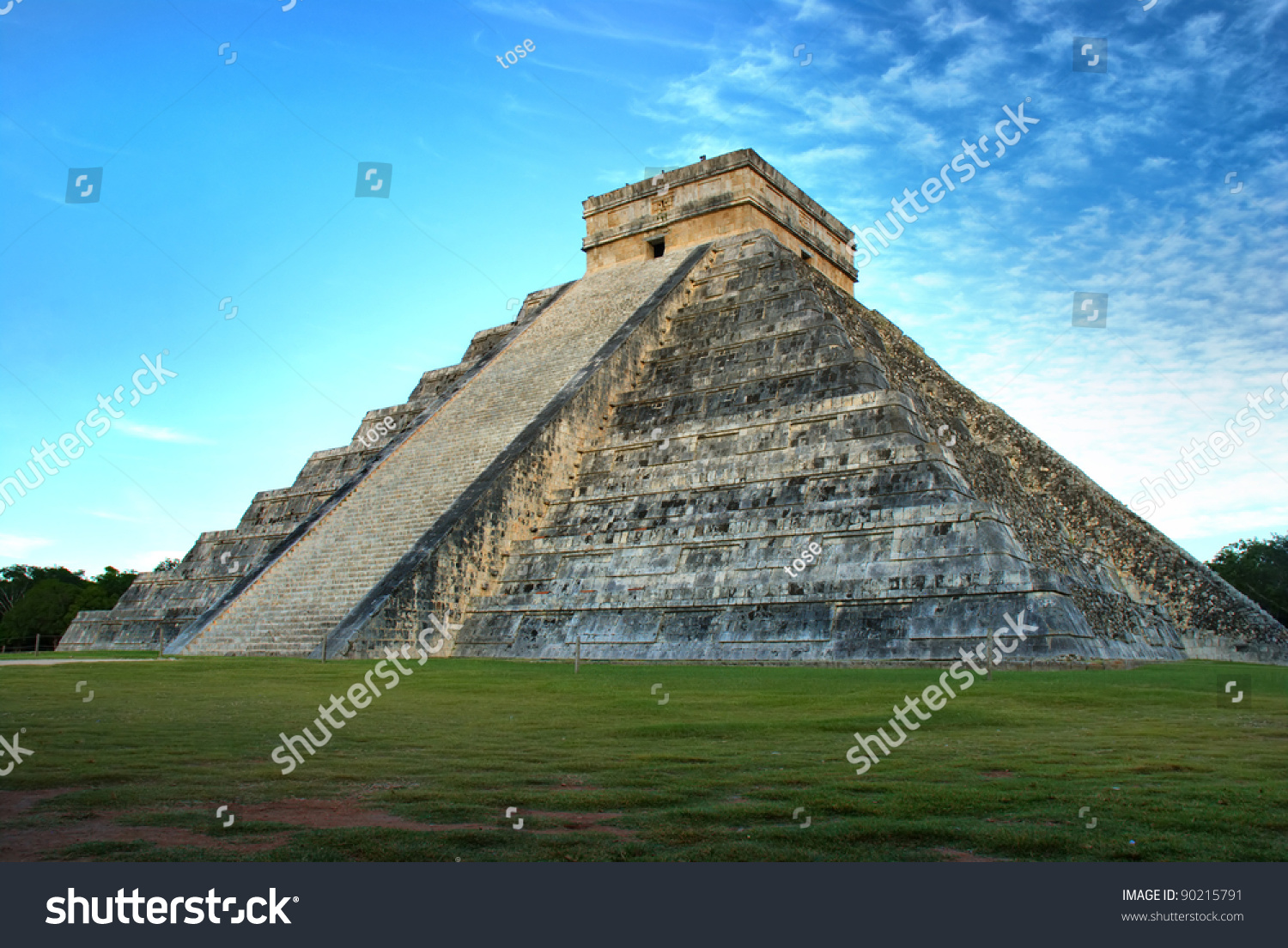 mexican pyramids near cancun