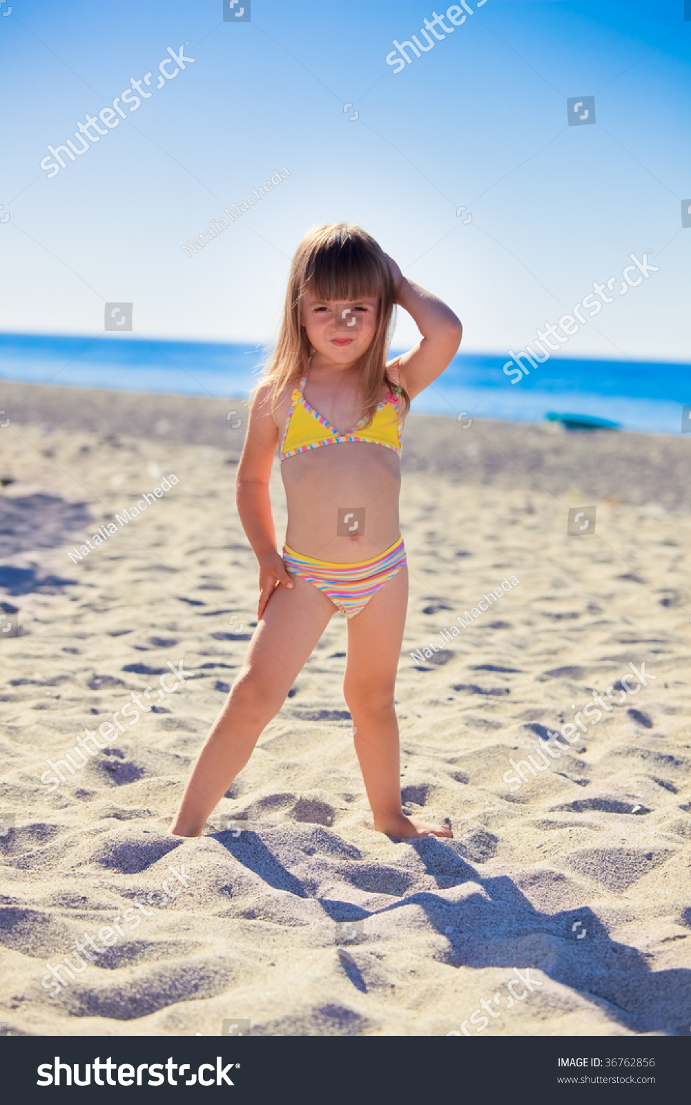 the sexiest teen women in the world ashley brookes younger guy