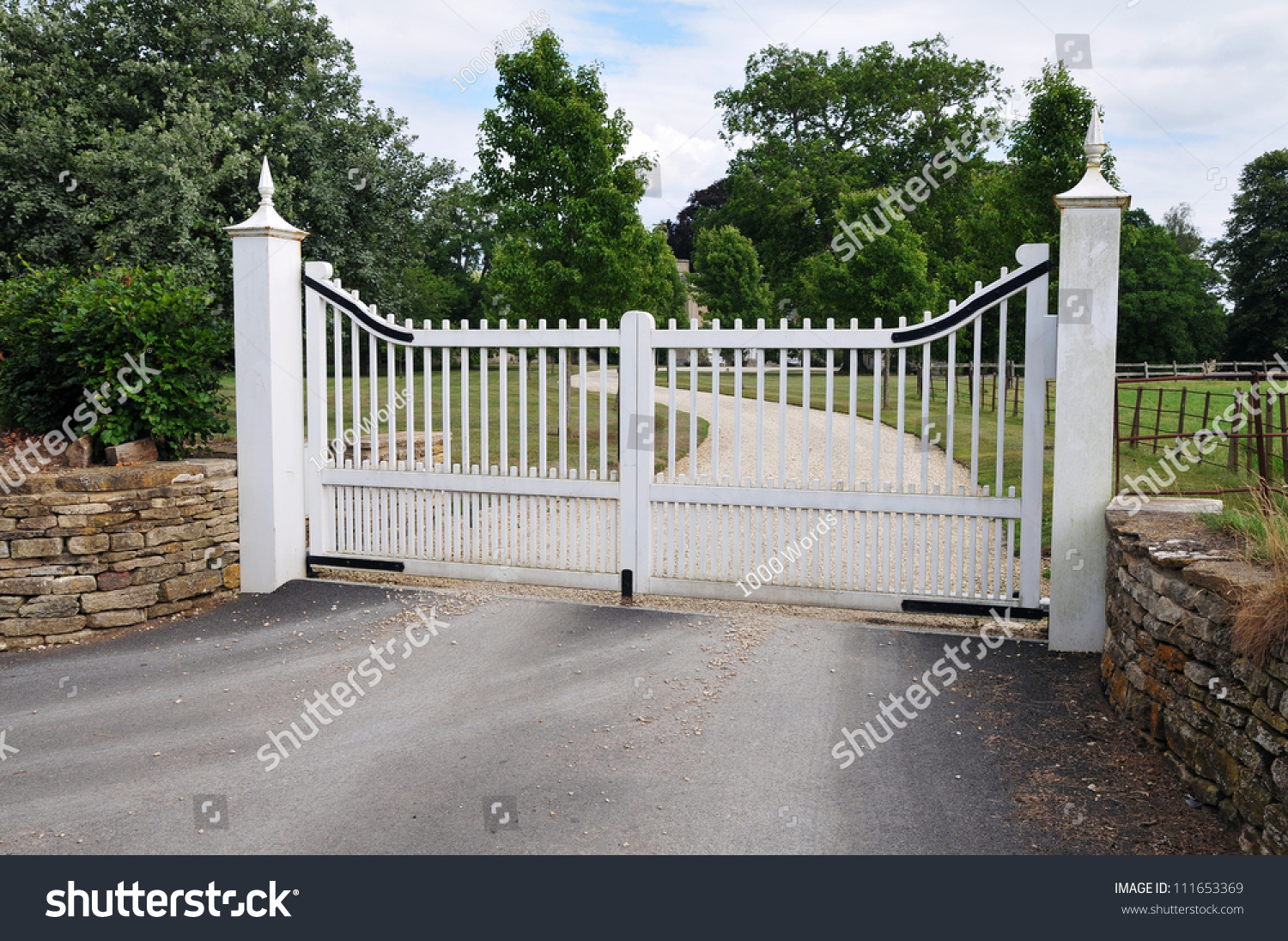 Gates Driveway Country Estate Stock Photo 111653369 ...
