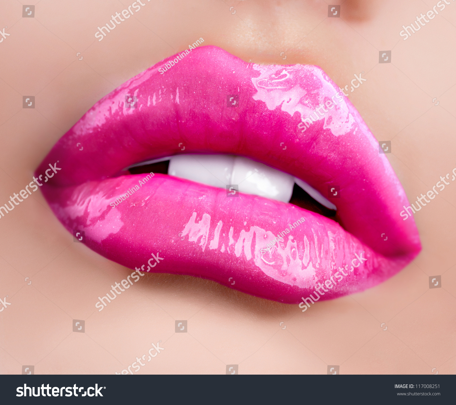 Glossy Lips Lip Makeup Beautiful Make Up Sensual Mouth Lipstick Or