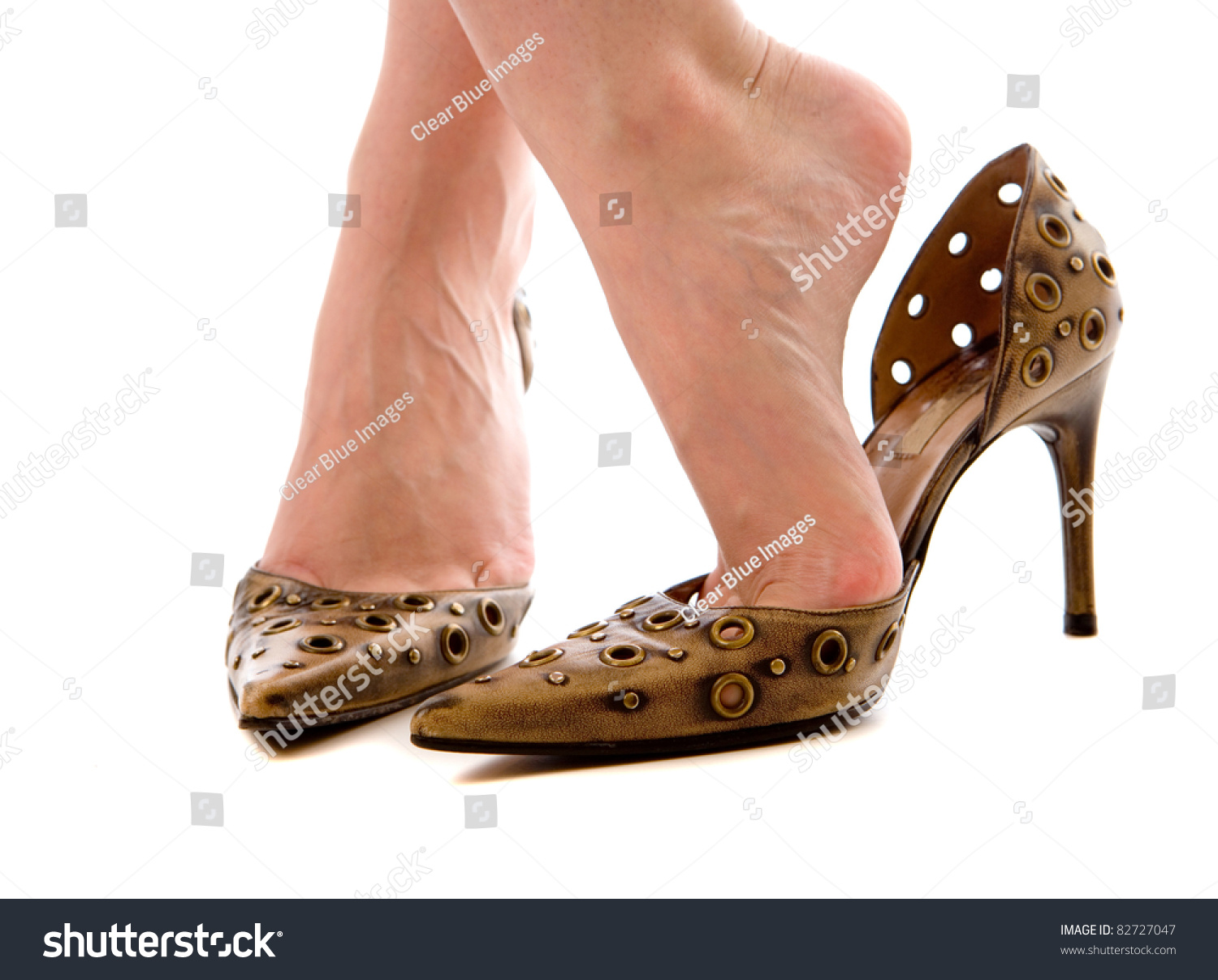 heels slipping out of pumps