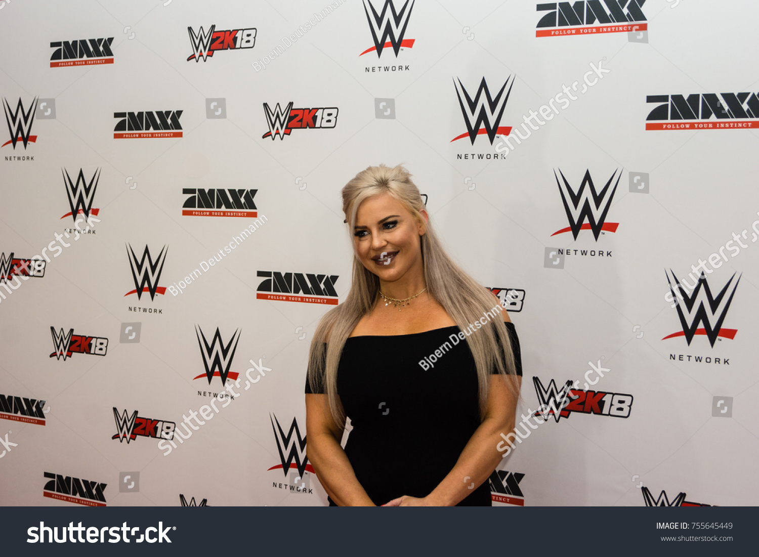 Im Genes De Dana Brooke Im Genes Fotos Y Vectores De Stock