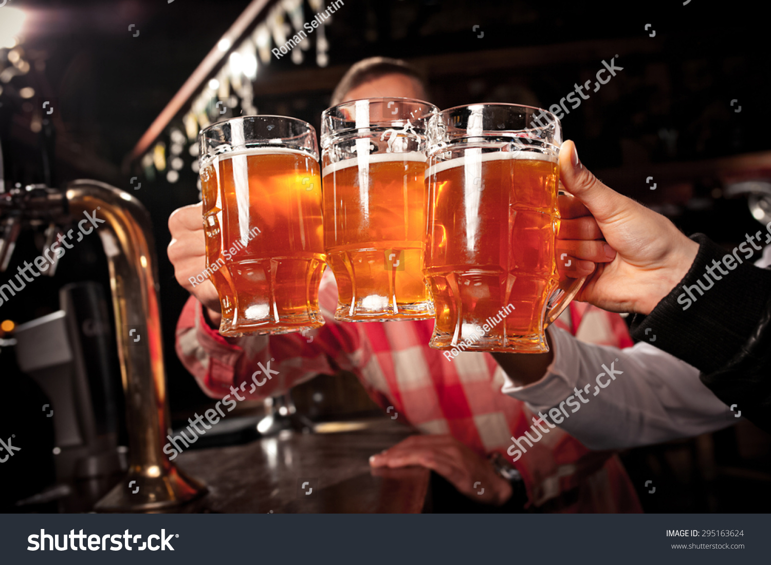 Happy Friends Clinking Beer Mugs Pub Stock Photo 295163624 - Shutterstock