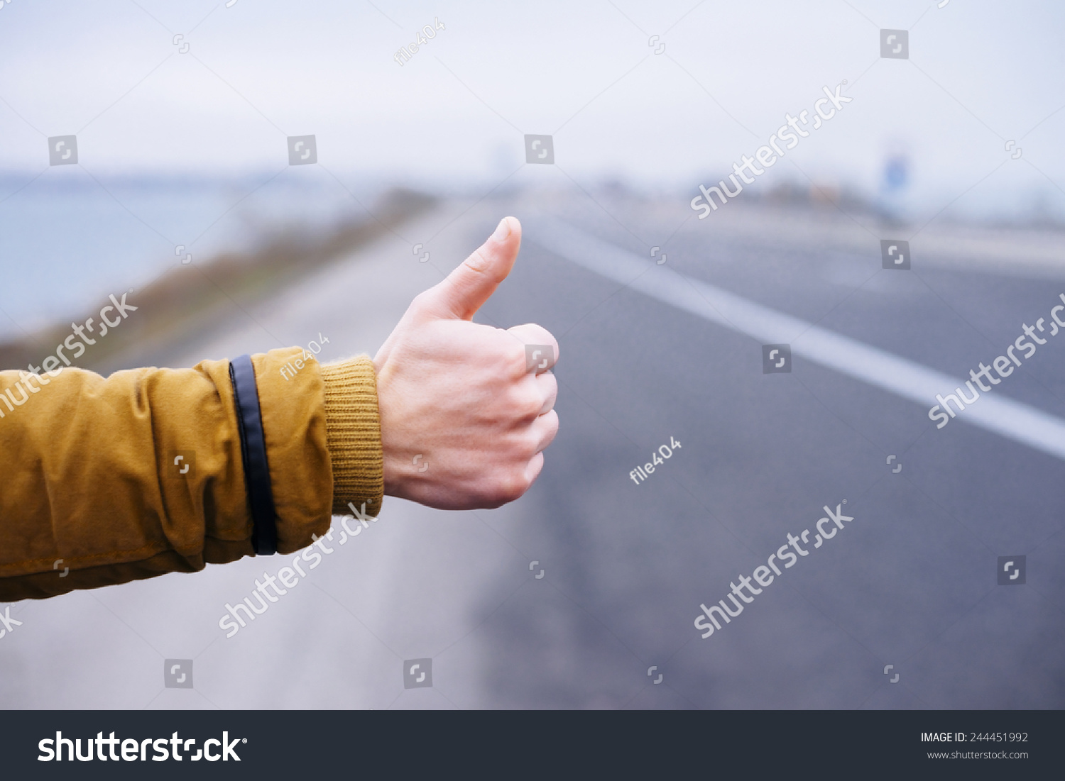 Hitchhikers Sign Thumb Road Stock Photo 244451992 - Shutterstock