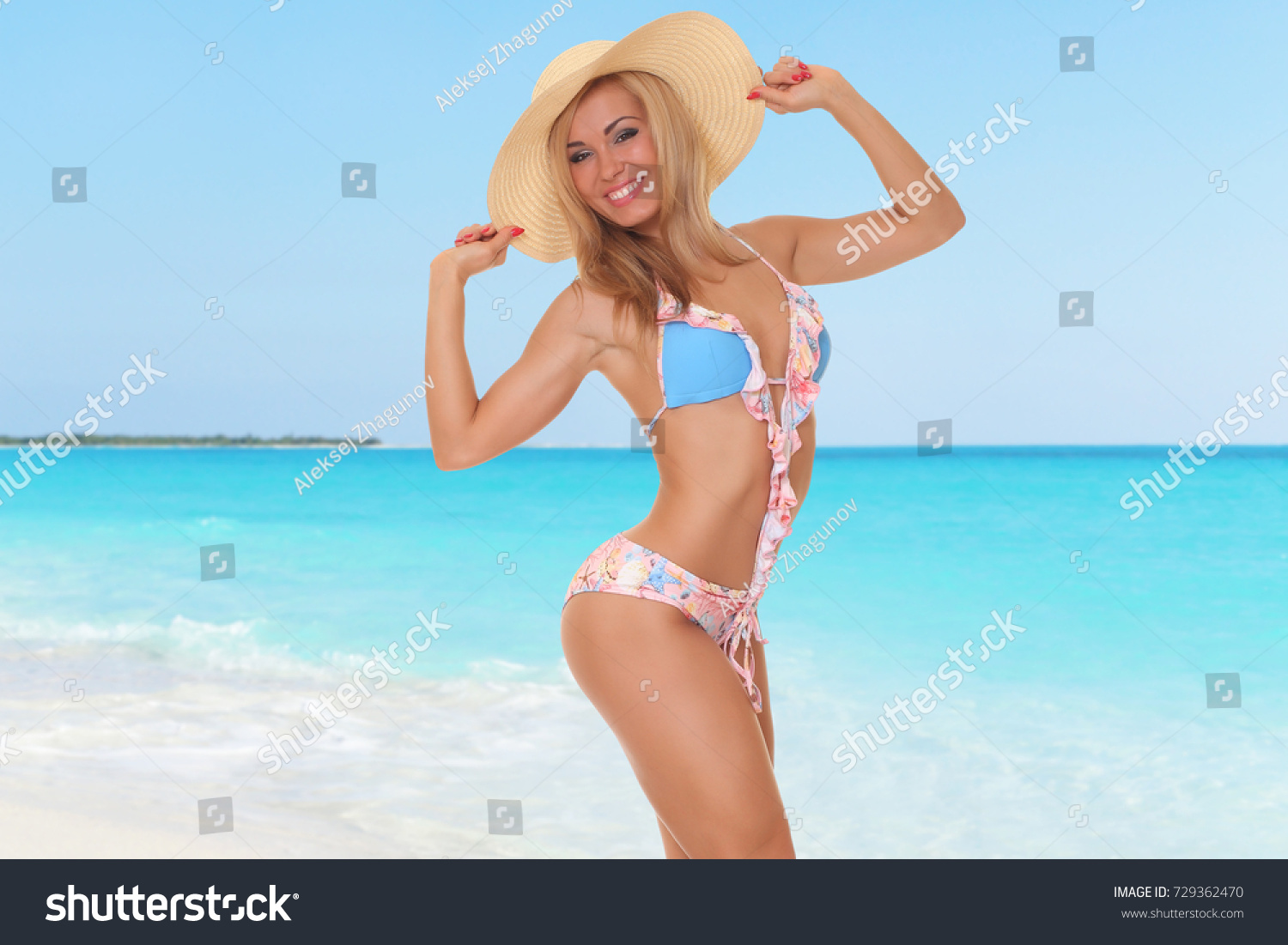 Hot Woman Sunshine Bikini On Beach Stock Photo Edit Now 729362470