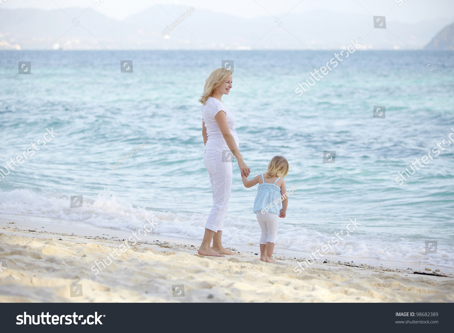 Kurzhaarige deutsche Oma fickt Jungen wie ein Cowgirl Kurzhaarige deutsche Oma fickt Jungen wie ein Cowgirl