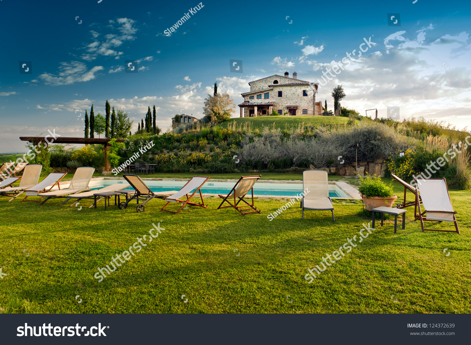 [Obrazek: stock-photo-landscape-in-tuscany-124372639.jpg]