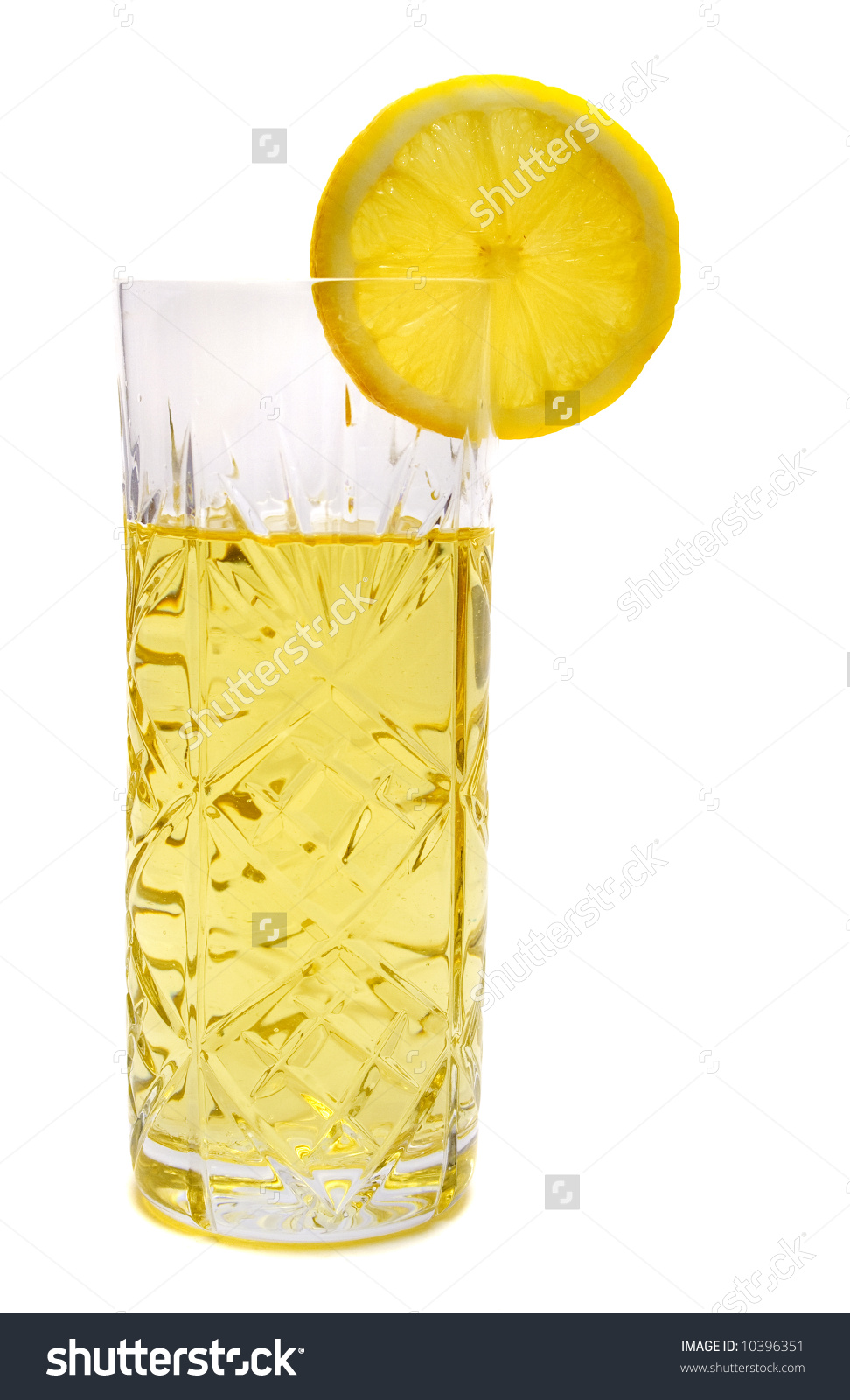 Lemon Slice On The Glass With Lemonade Lime Or Lemon Fruit Drink Closeup Fresh Juice Drink 5858