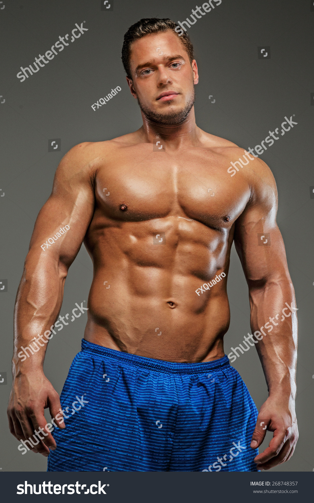 Man Naked Musculartorso Posing Studio库存照片268748357 Shutterstock