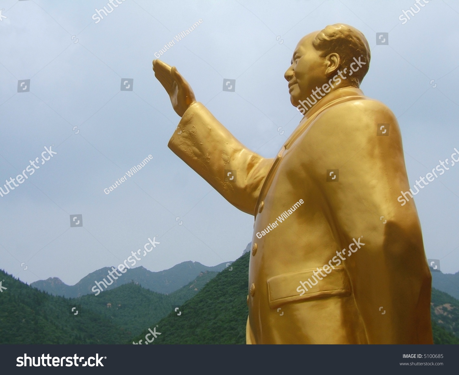 Mao Zedong Golden Statue Stock Photo 5100685 - Shutterstock