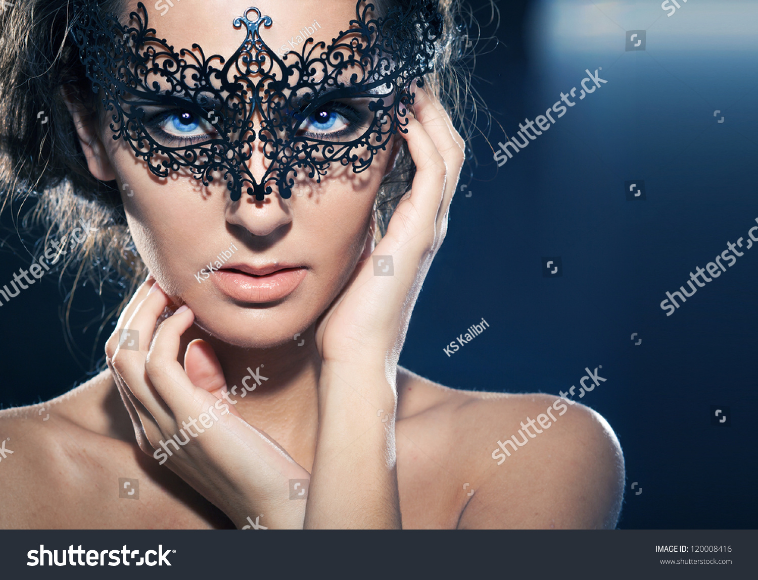 Masknudegirlvenice Carnival Mask Close Up Female Portraitblue Eyes Black Background Stock 9768