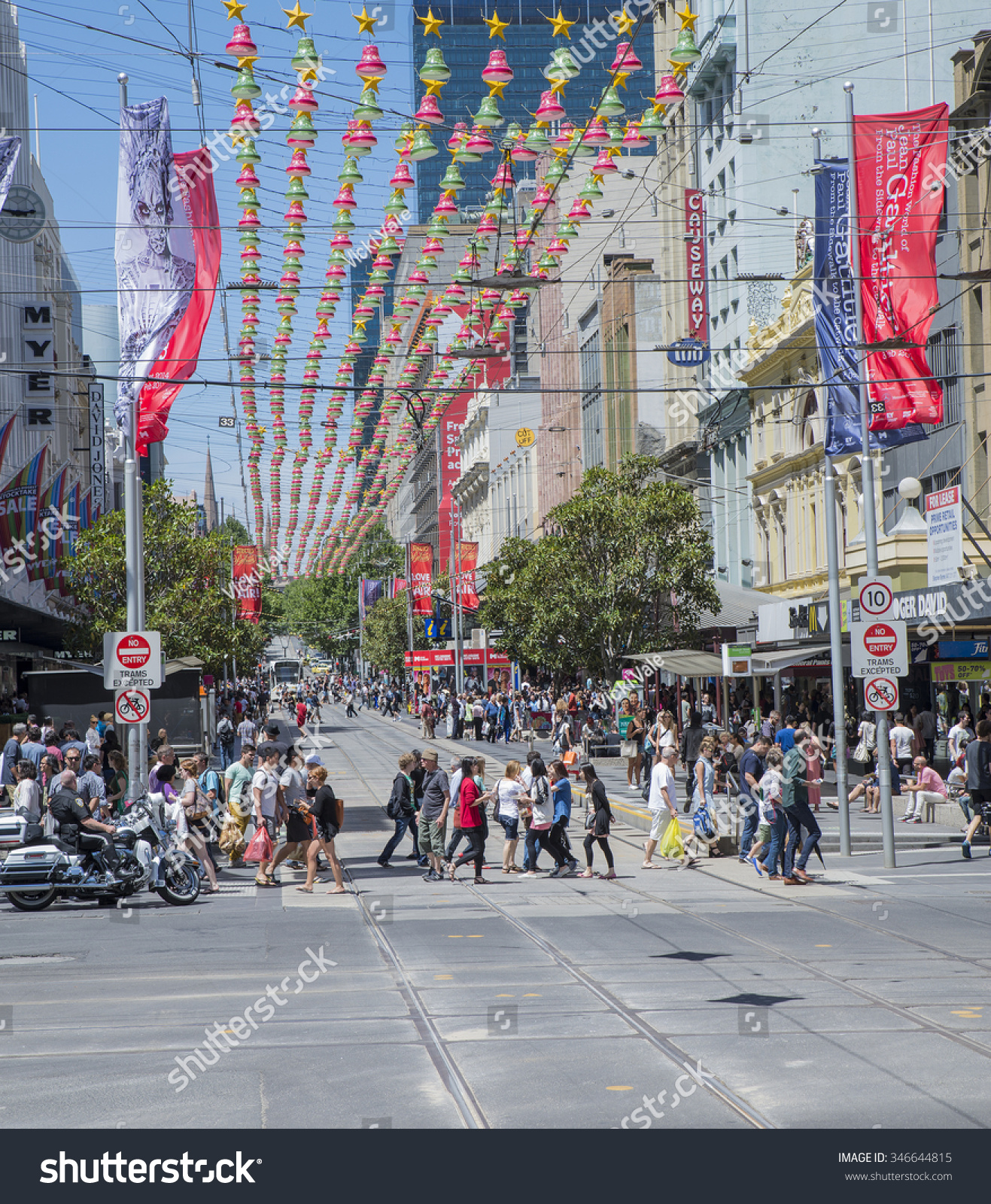 melbourne australia december 30 2014 pedestrians melbourne australia december 30 2014 pedestrians