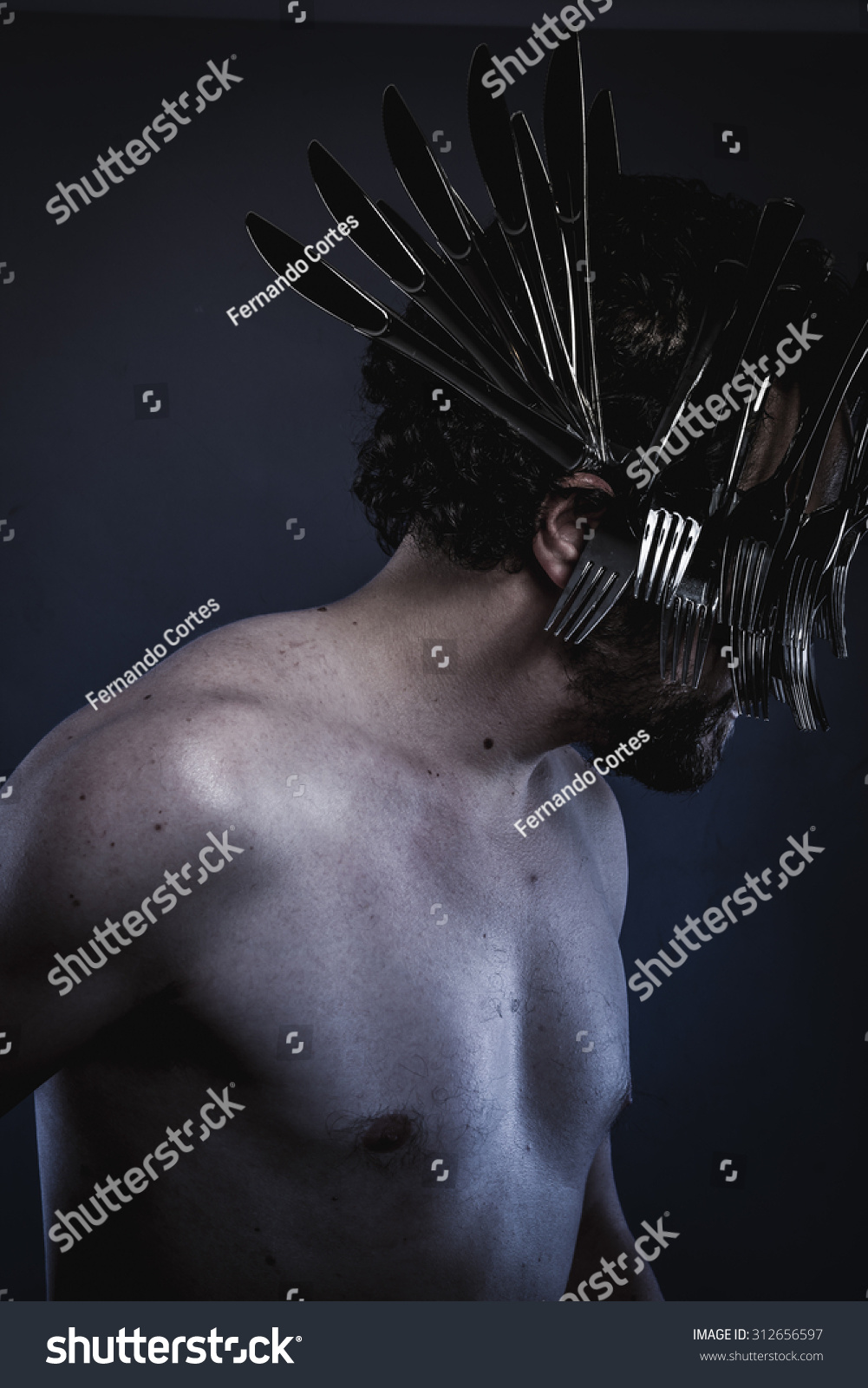 Photo De Stock Homme Nu Avec Une Couronne De Shutterstock