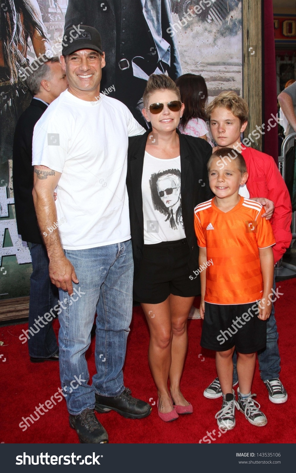 Natalie Maines Adrian Pasdar Jackson Slade Pasdar And Beckett Finn Pasdar At The Lone Ranger 