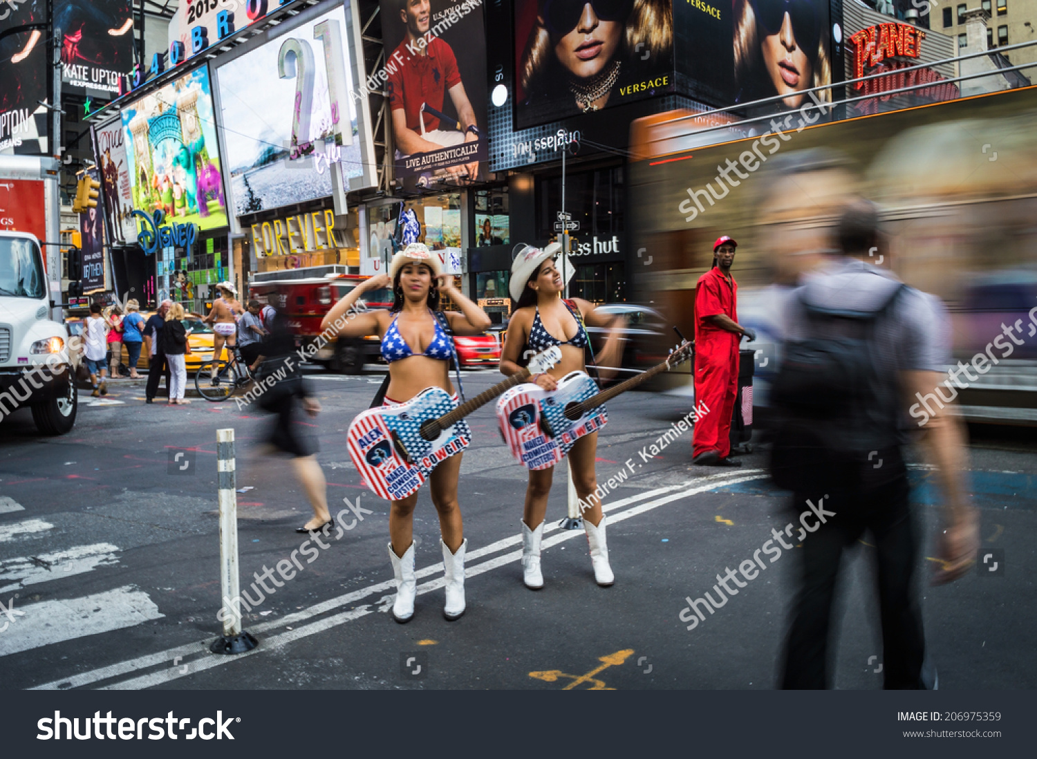 New York July The Naked Cowgirls In Times Square On A Hot Humid Day On July In