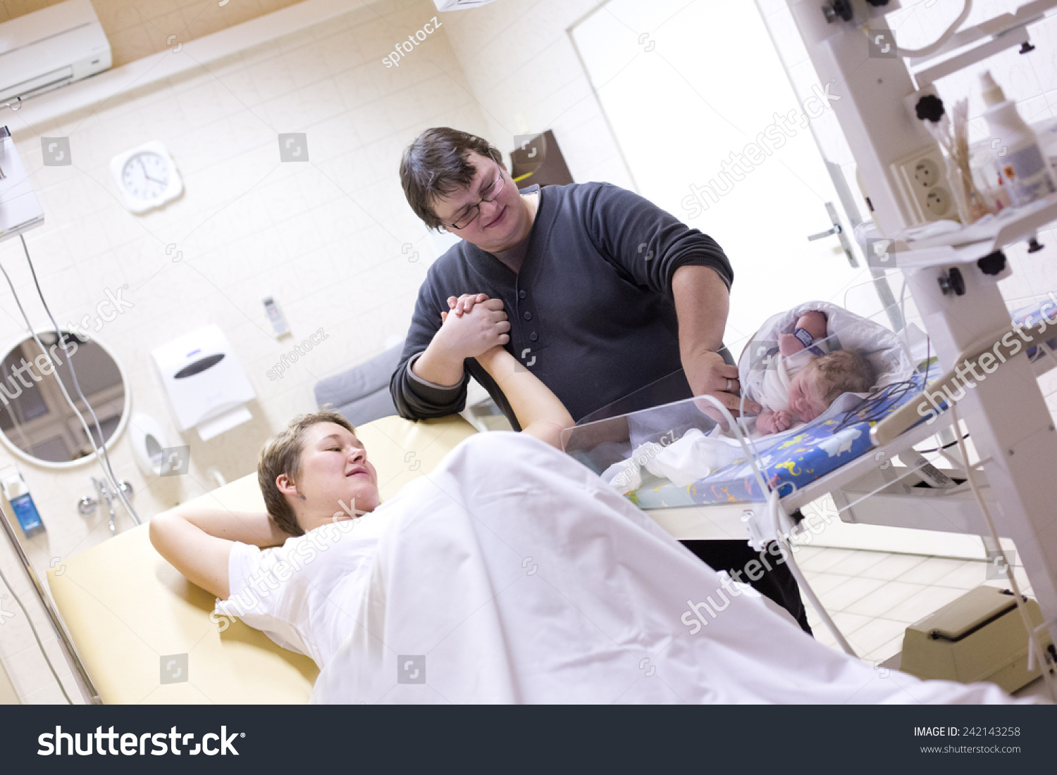 Newborn Baby Parents After Delivery Stock Photo 242143258 - Shutterstock