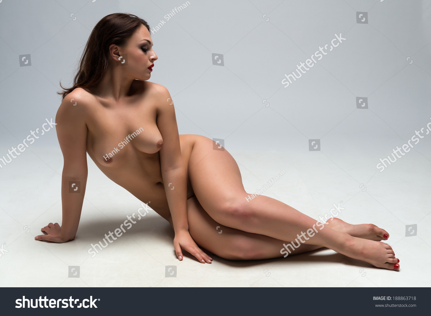 Nude On The Floor 2