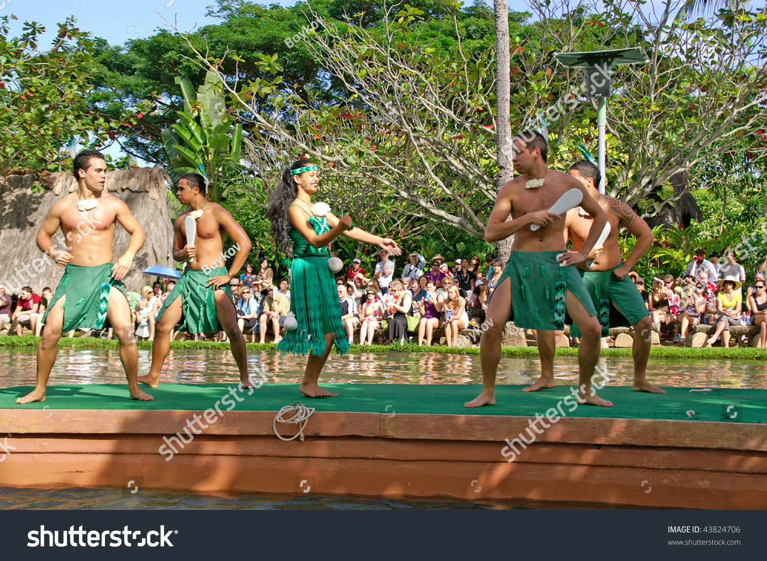 oahu-hawaii-december-24-polynesian-cultural-center-students-from