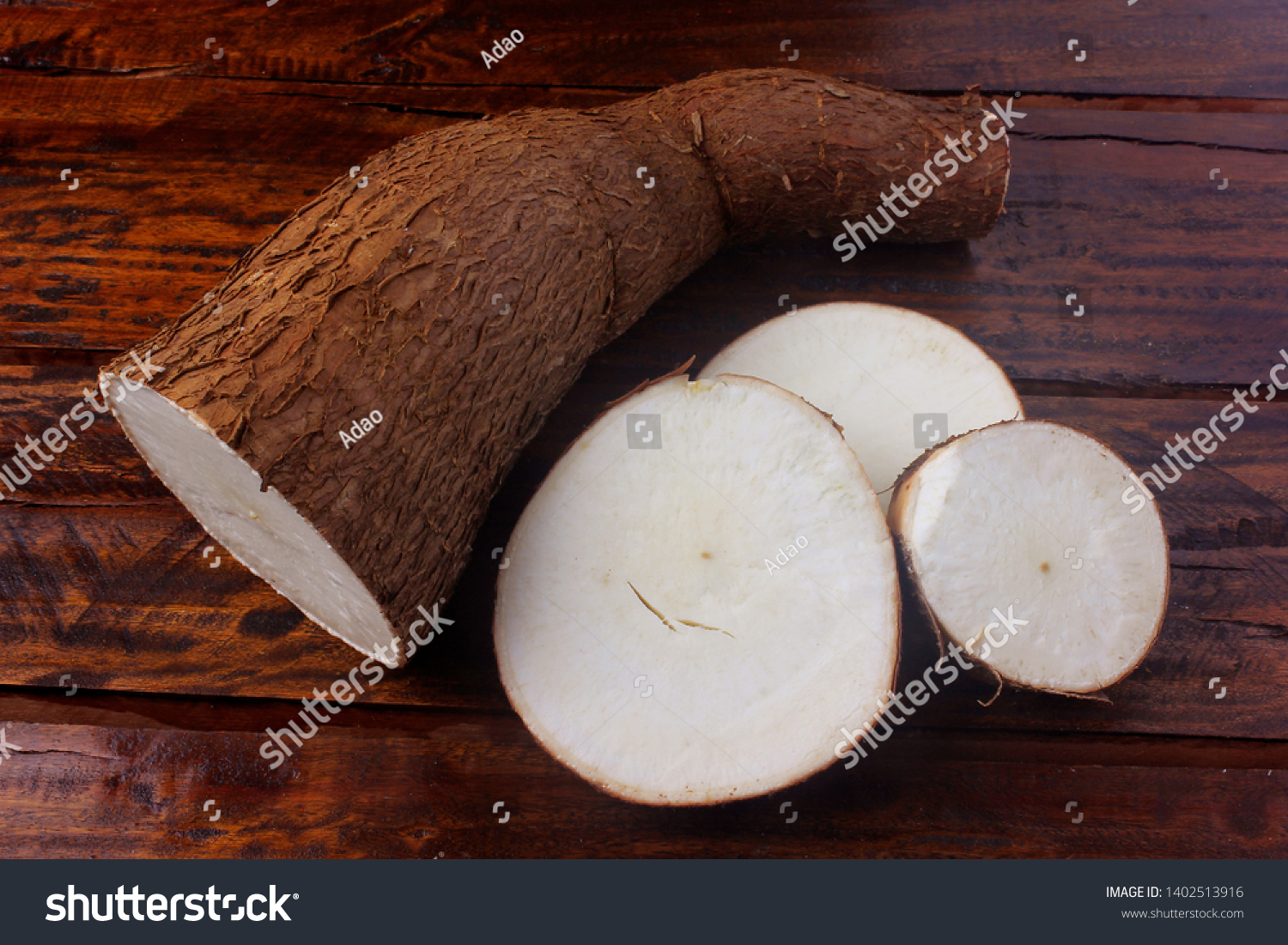 Organic Cassava Mandioca Manioc Aipim Brazilian Foto De Stock Editar