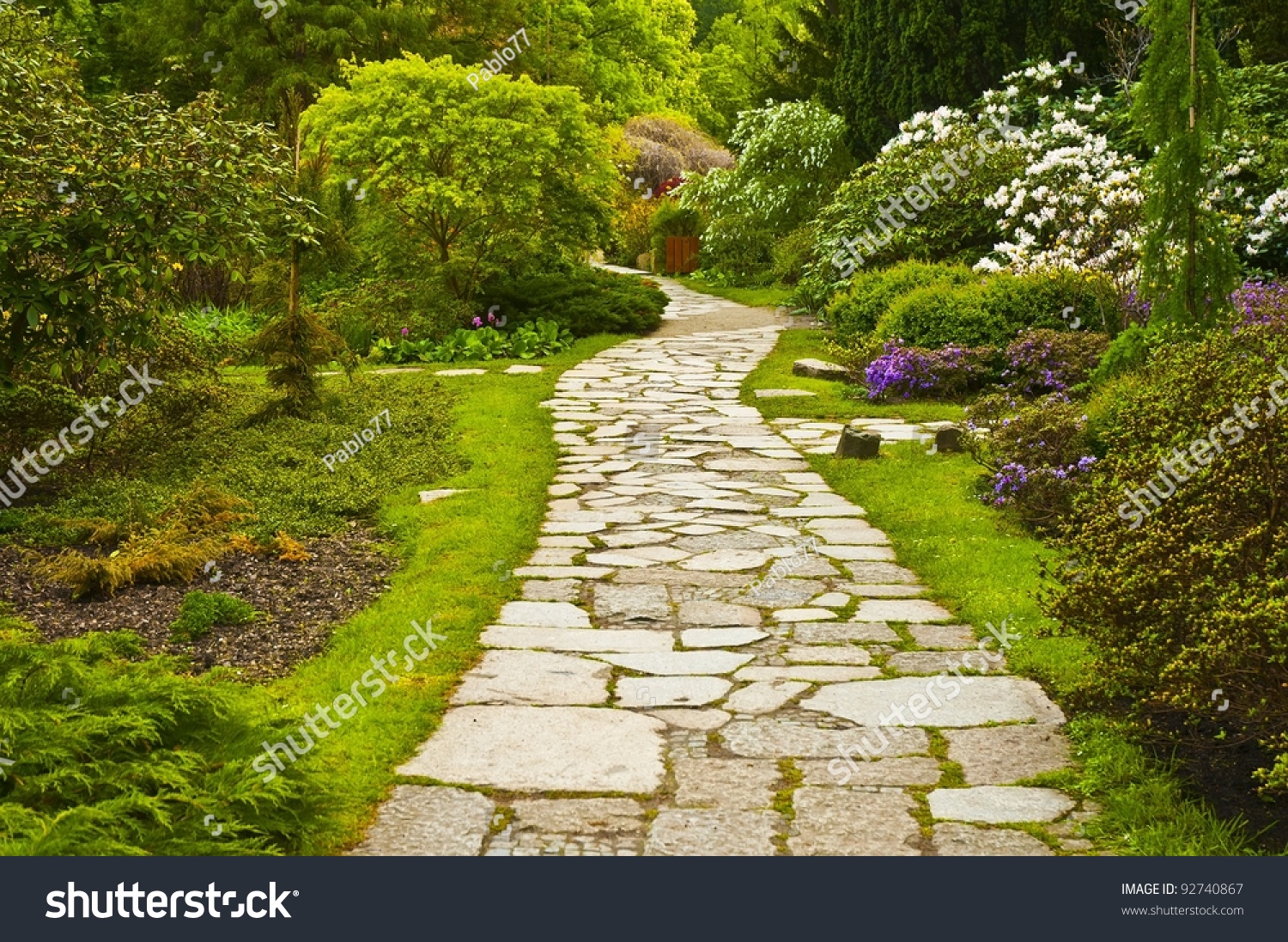 path-in-japanese-garden-stock-photo-92740867-shutterstock