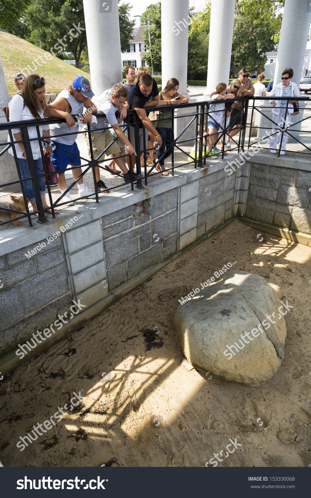 Plymouth Usa September 2 The Plymouth Rock Marks The Spot Where The First Pilgrims Landed In