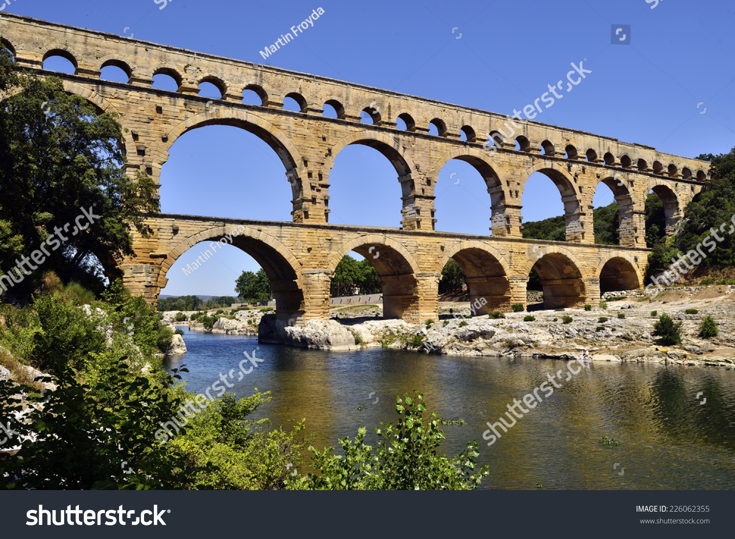 How Old Is The Aqueduct At Nimes 116