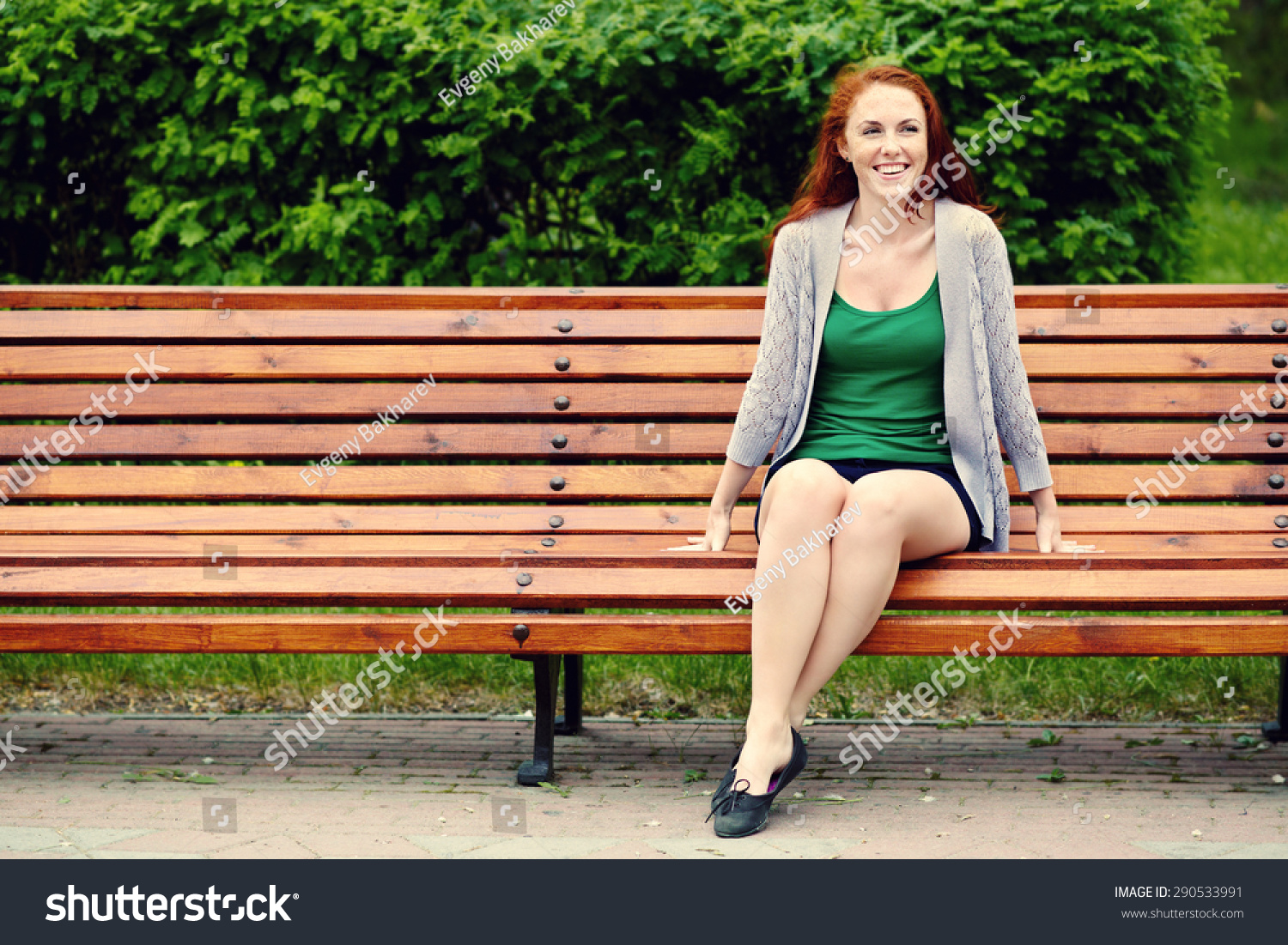 Portrait Af A Beautiful Redhead Woman Outdoors Stylish Romantic Young 