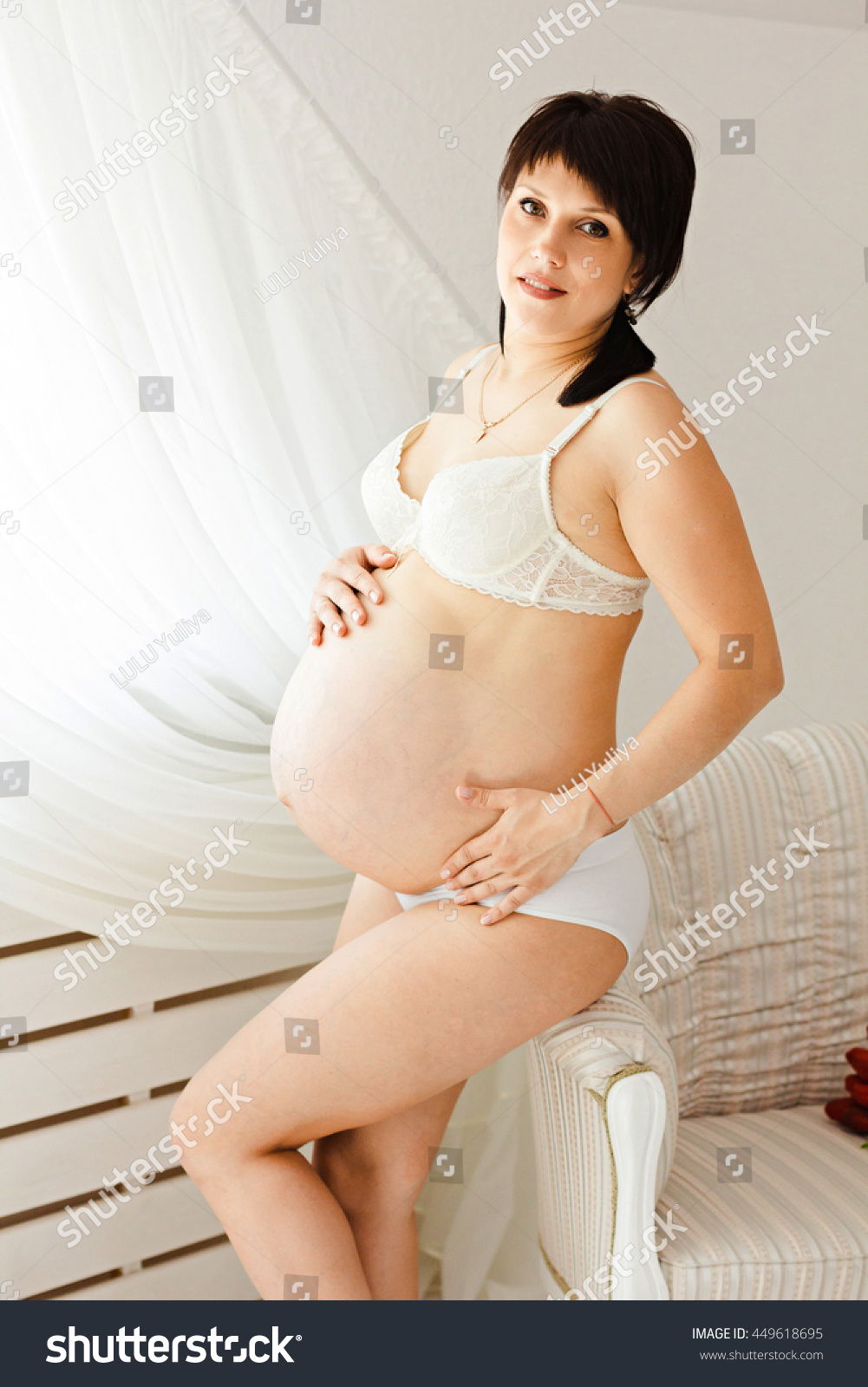 Pregnant Mom Nude 112