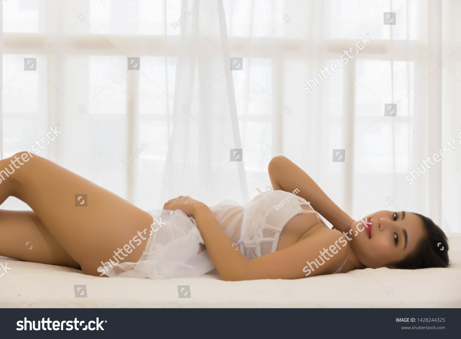 Portrait Charrming Sexy Woman Lingerie Lying库存照片1428244325 Shutterstock