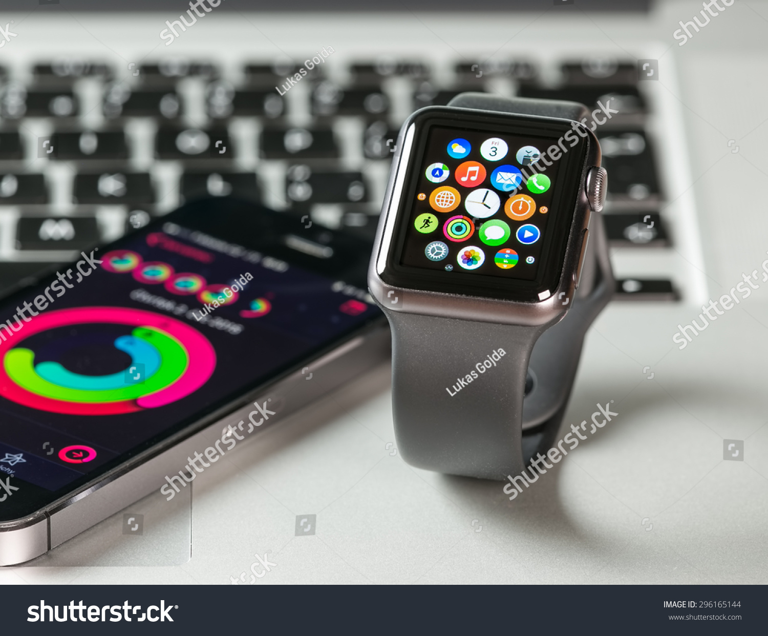 apple watch cellular czech republic