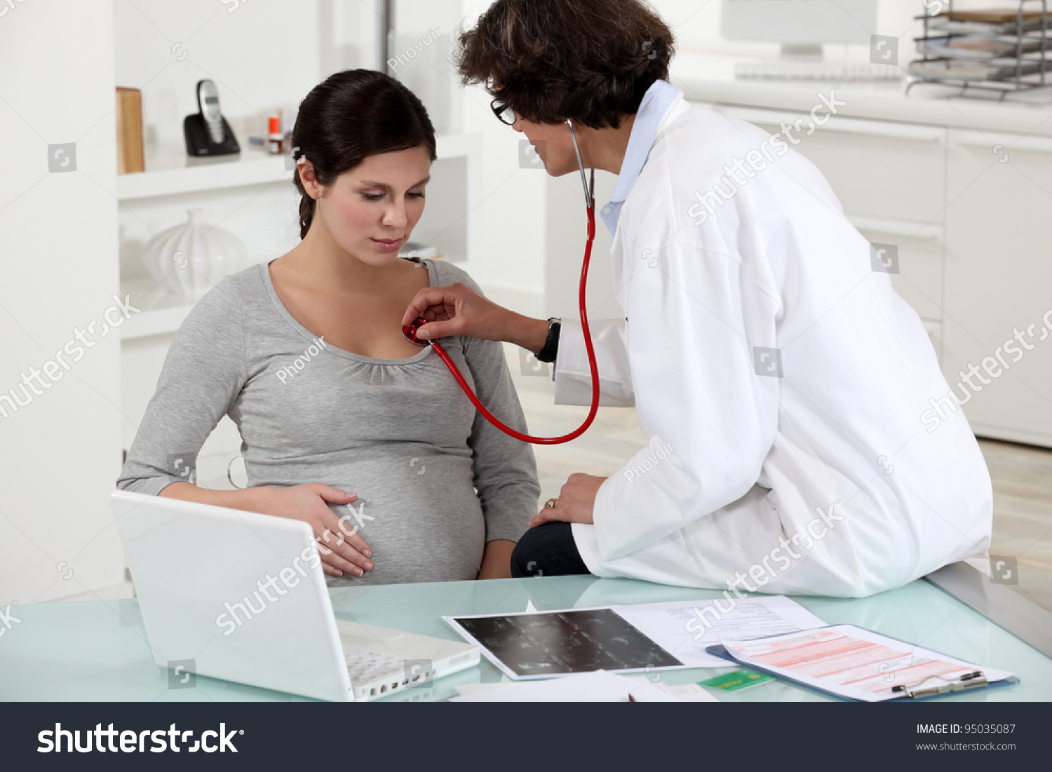 Pregnant Women Doctor 92