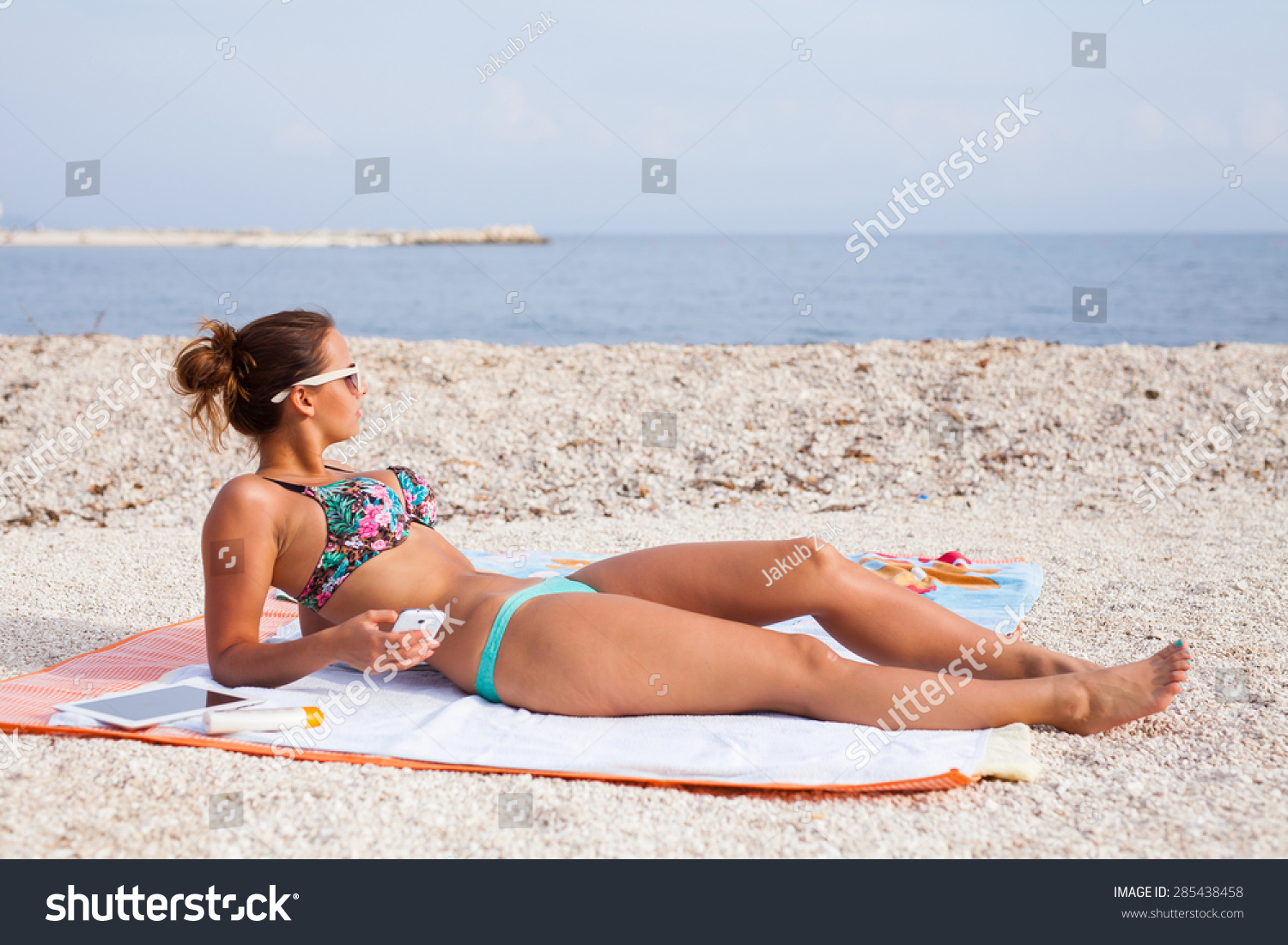 Pretty Girl Lying On Beach Sunbathing Foto Stok Shutterstock