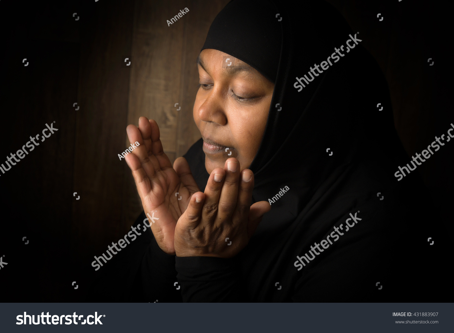 Ramadan prayer of a muslim mature woman Ramadan prayer of a muslim mature woman